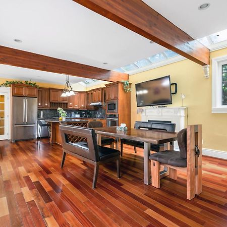 Charming Retreat On Cypress Street, Your Home Away From Home Vancouver Bagian luar foto